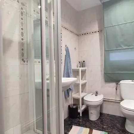 Guest house Acogedora Habitacion Centrica, Con Wifi Gratis 1 *